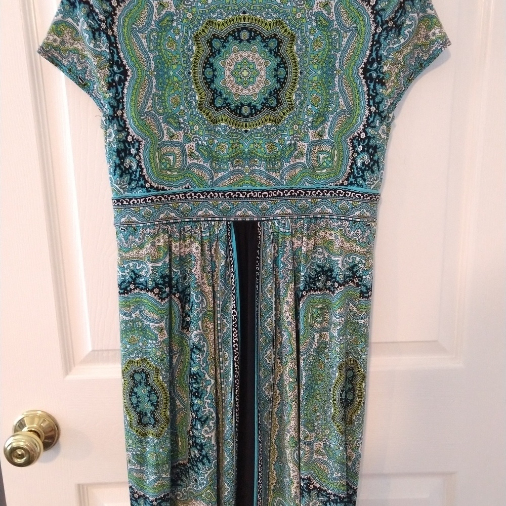 Dress - Picture 2 of 3